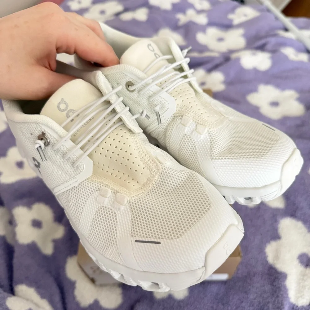 On Running White Cloud 5 Running Sneakers - Picture 3 of 8
